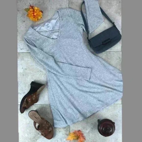 $5 🌸⭐️HP⭐️ ALYA Gray Knit Dress w/ Lining Sz Small - Picture 1 of 8